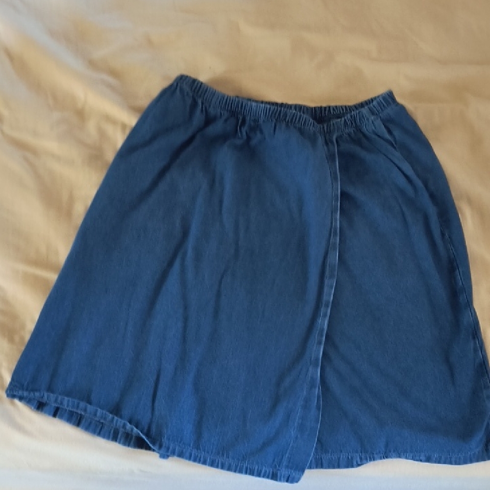 Modest Apparel Large Blue Denim Skort